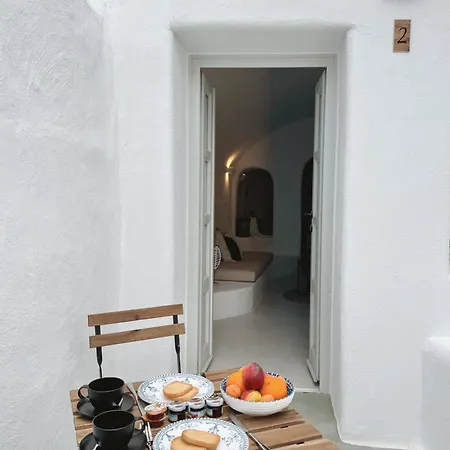 As Holiday Caves * Messaria (Santorini)